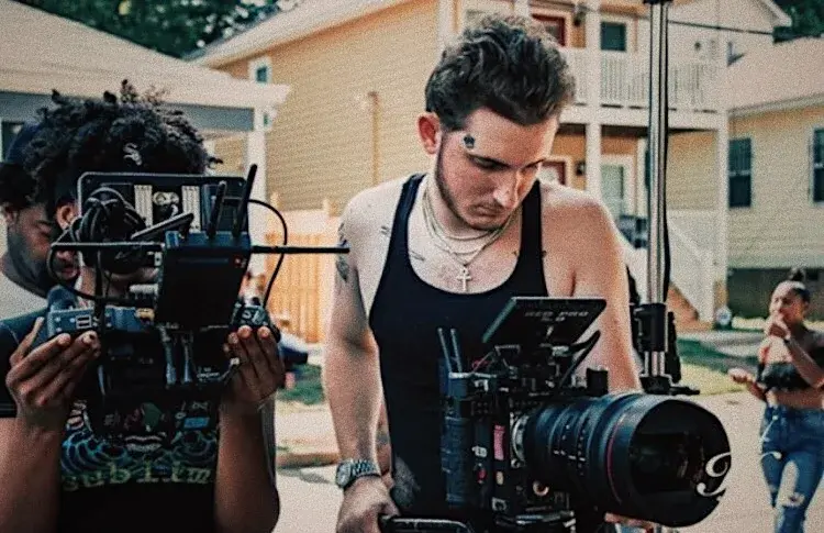 Cinema camera and second unit on a daylight exterior
